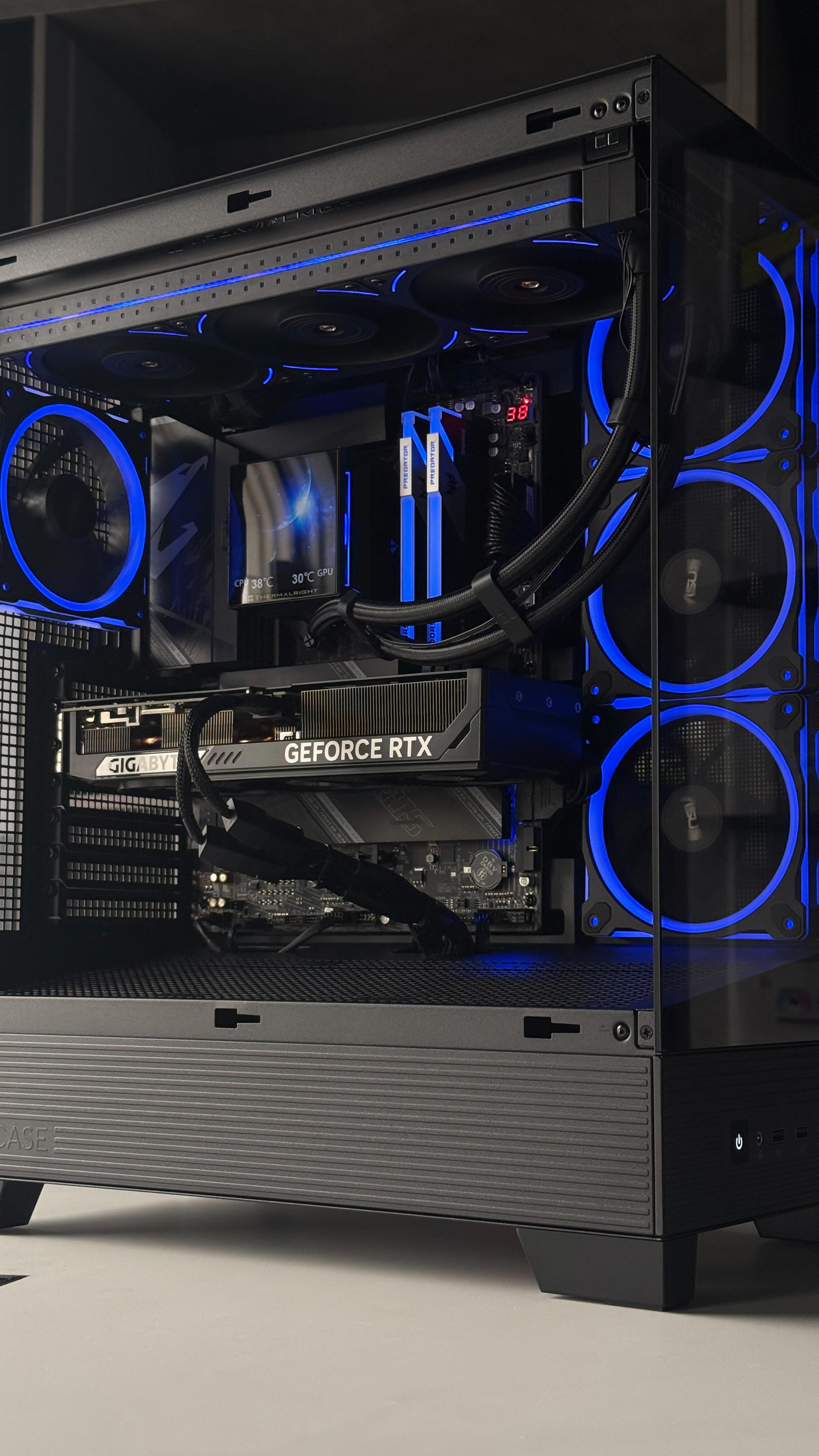 تجميعة Ryzen 7 9800X3D مع Gigabyte RTX 5070